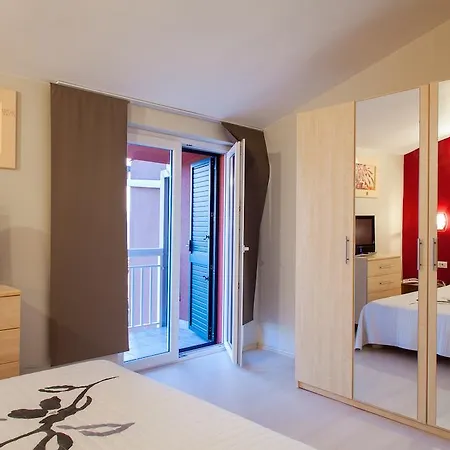 Apartments Toni Omis Room photo