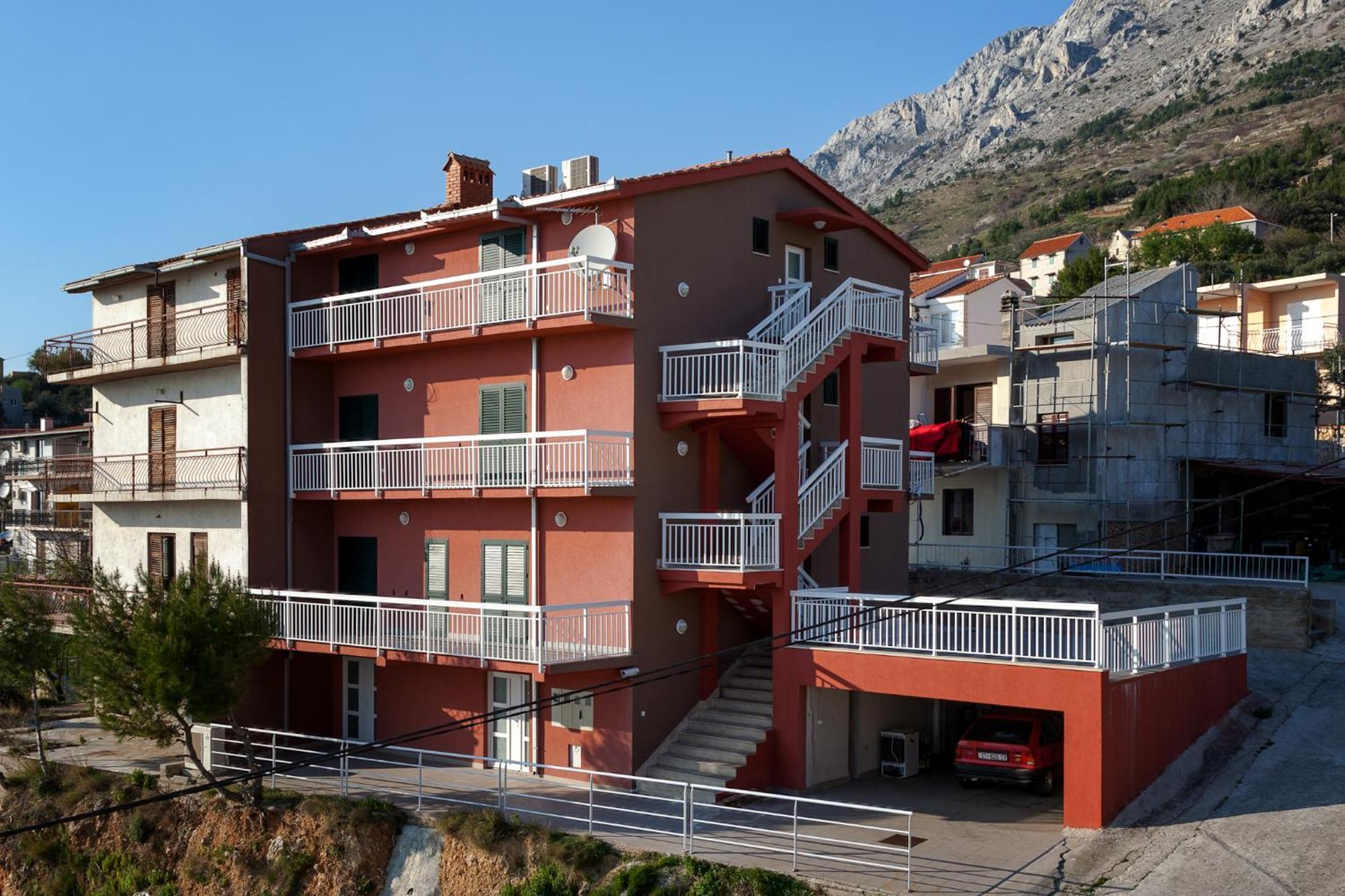 Toni Apartment